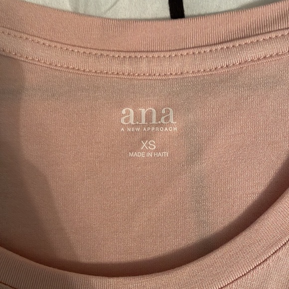 Women’s long sleeve tee size XS NWT - Picture 3 of 5